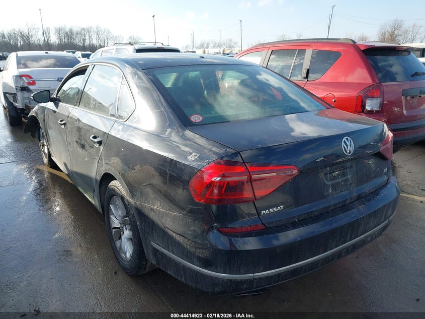 2018 Volkswagen Passat 2.0T R-Line/2.0T S