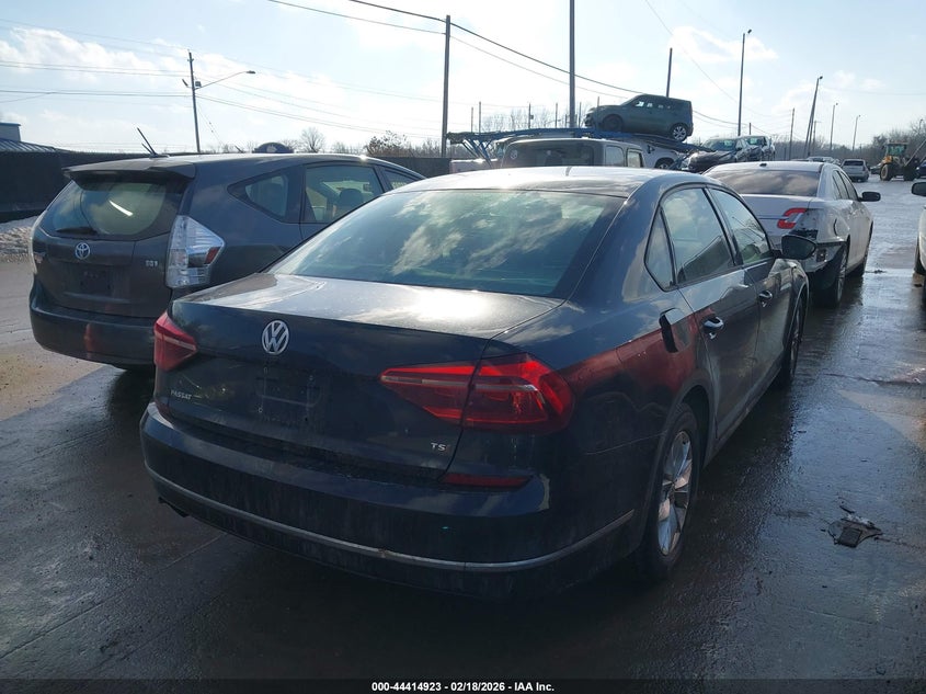 2018 Volkswagen Passat 2.0T R-Line/2.0T S