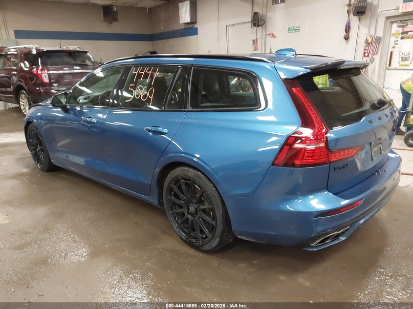 Vin: yv1102em2l2374561, lot: 44911640, volvo v60 t5 r-design 20203