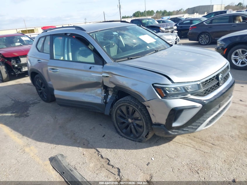 3VVCX7B28PM367835 VOLKSWAGEN TAOS Photo 1