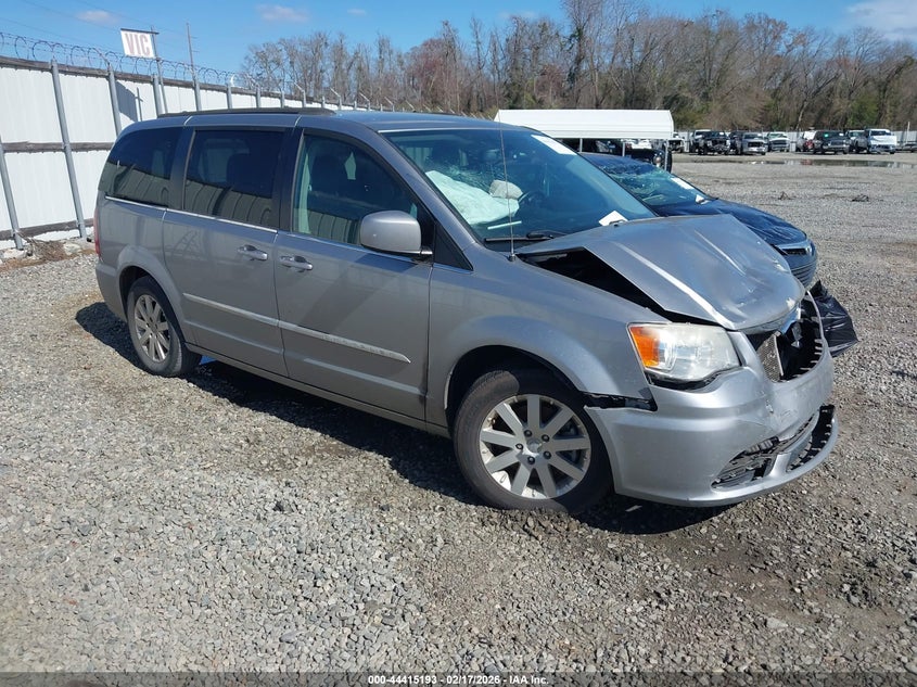 2016 Chrysler Town & Country Touring