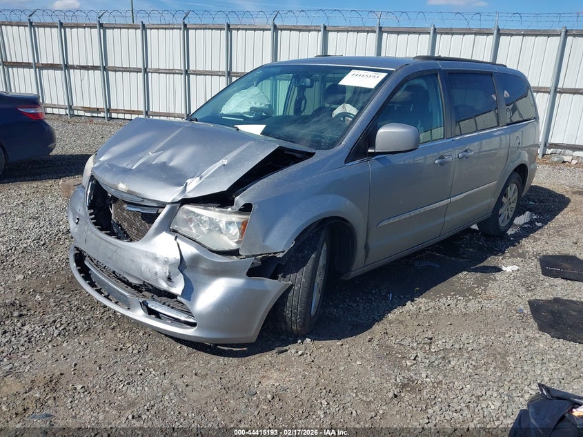 2016 Chrysler Town & Country Touring