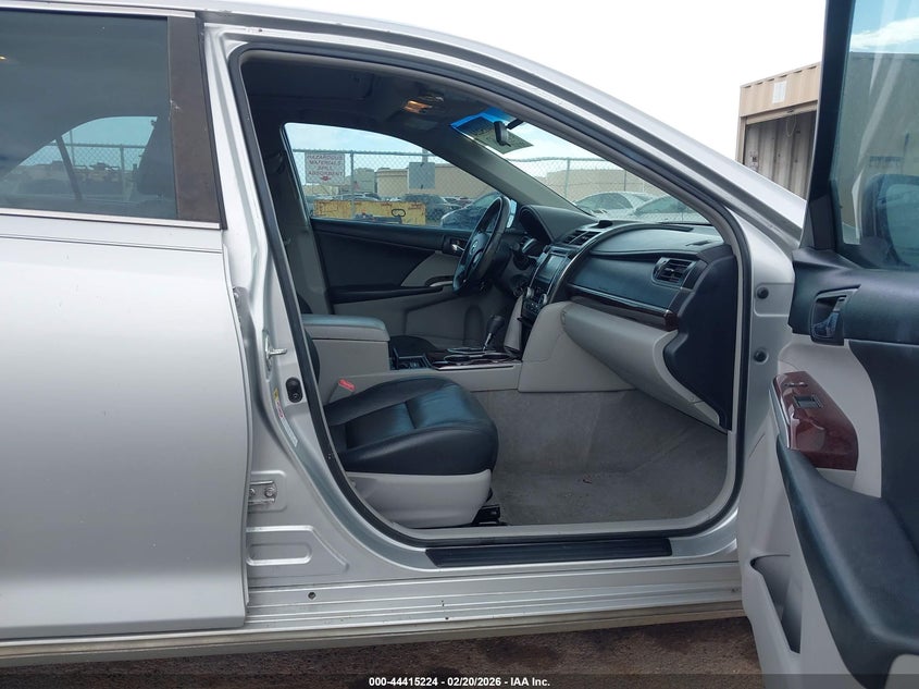 2012 TOYOTA CAMRY auction photo 5