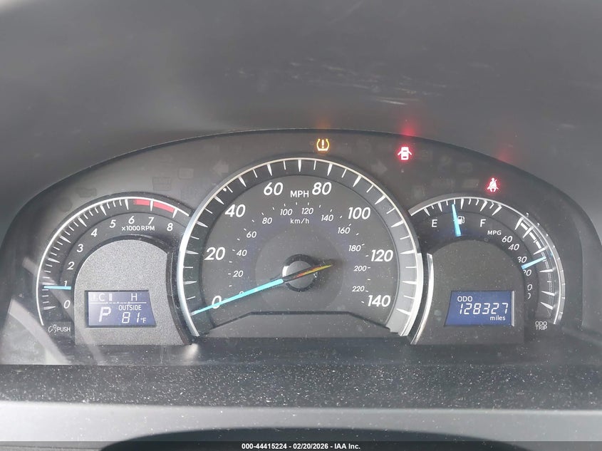 2012 TOYOTA CAMRY auction photo 7