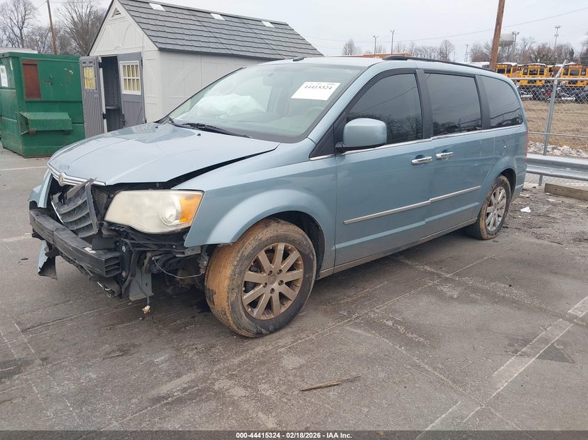 2010 Chrysler Town & Country Touring