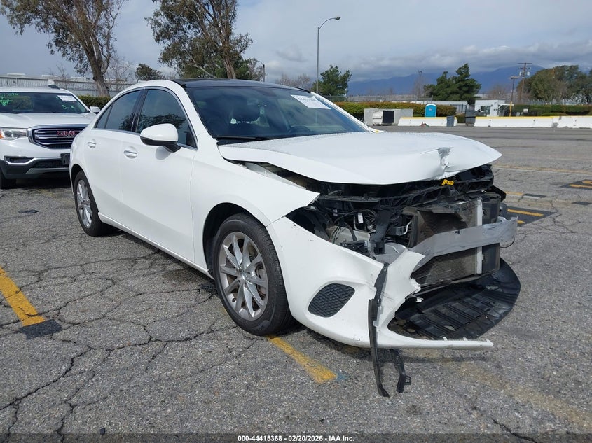 2019 Mercedes-Benz A 220