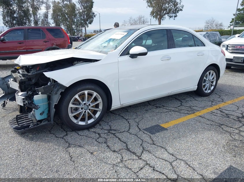 2019 Mercedes-Benz A 220