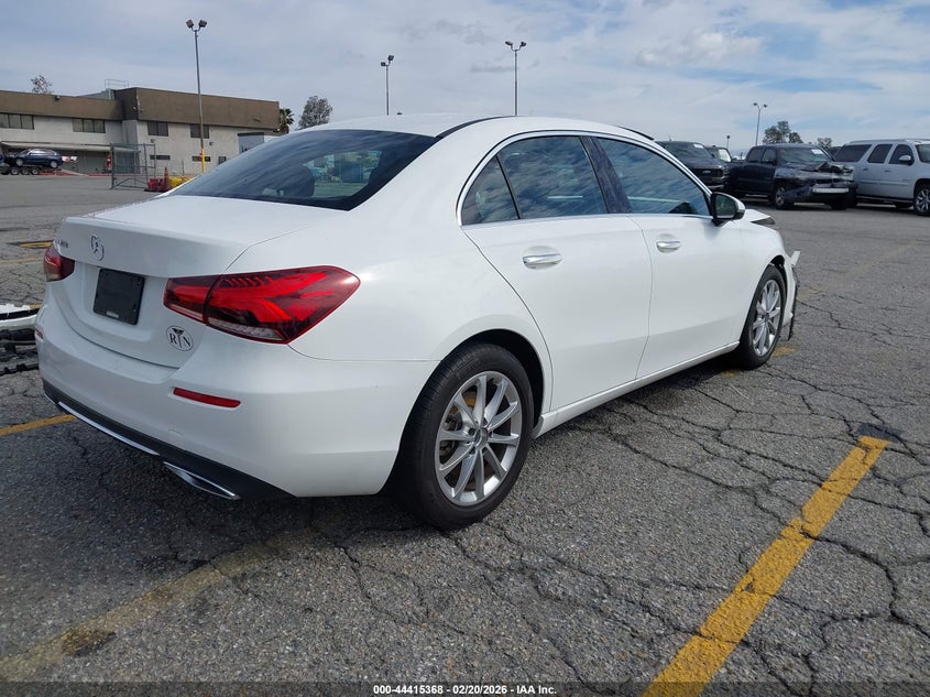 2019 Mercedes-Benz A 220