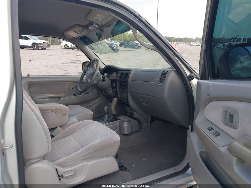 2001 Toyota Tacoma Base V6