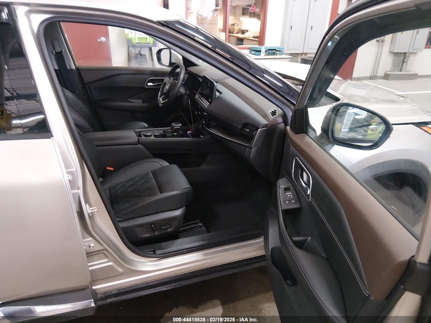 2023 Nissan Rogue Platinum Intelligent Awd