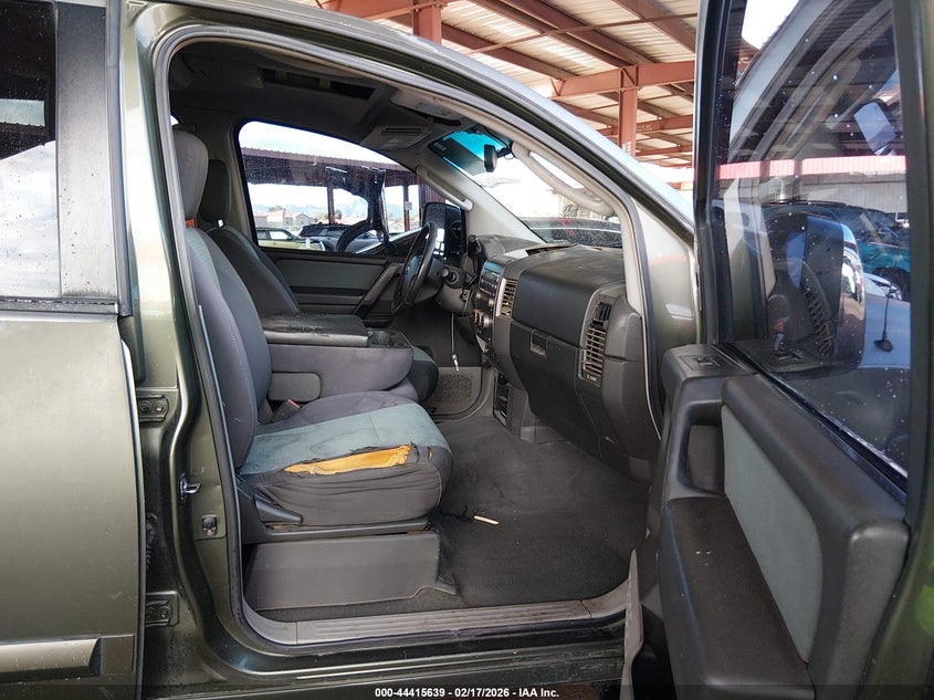 2004 Nissan Titan Le