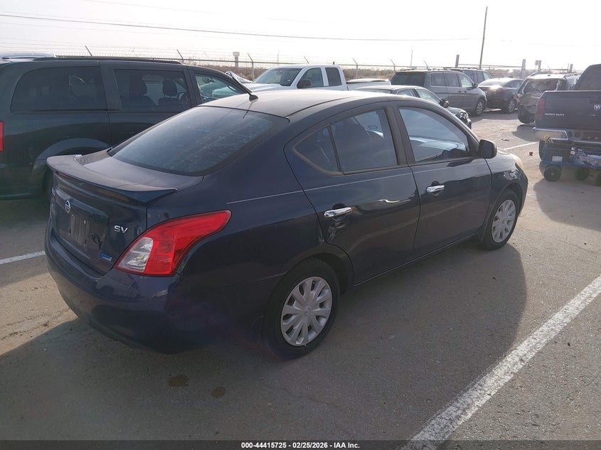 2013 Nissan Versa 1.6 Sv