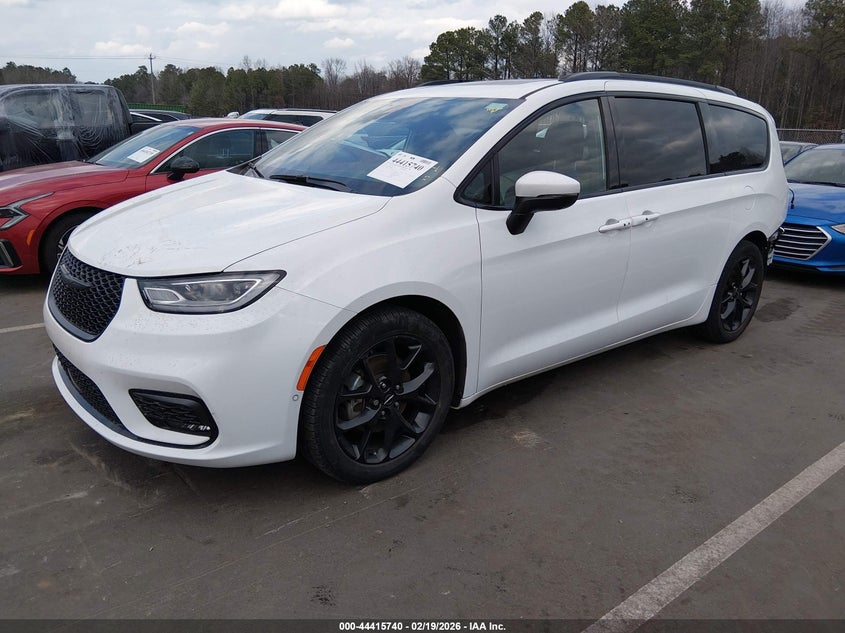 2023 Chrysler Pacifica Touring L