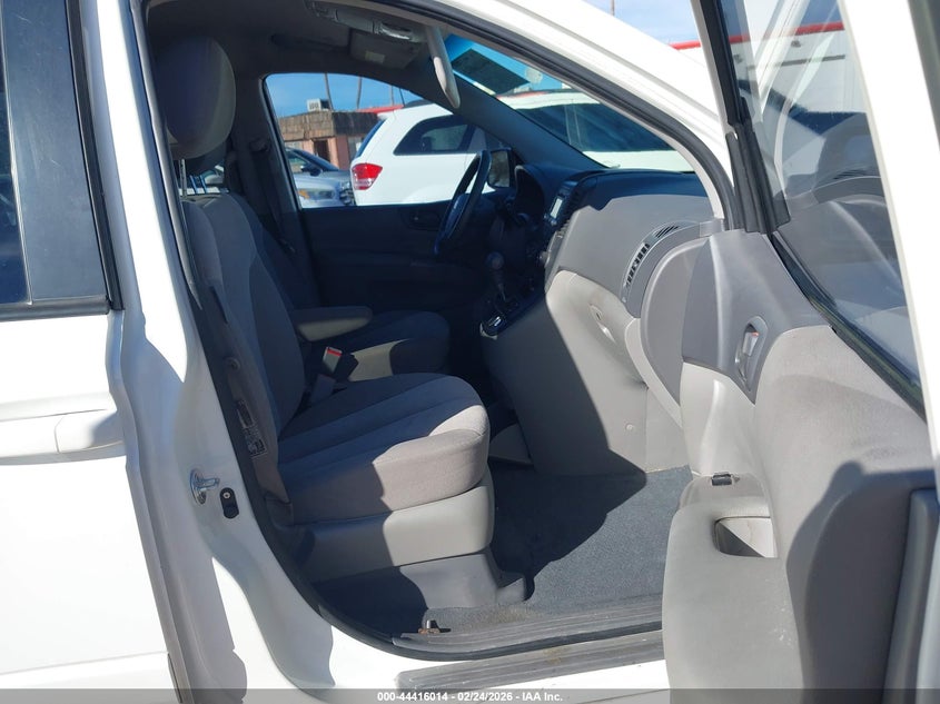 2012 Kia Sedona Lx
