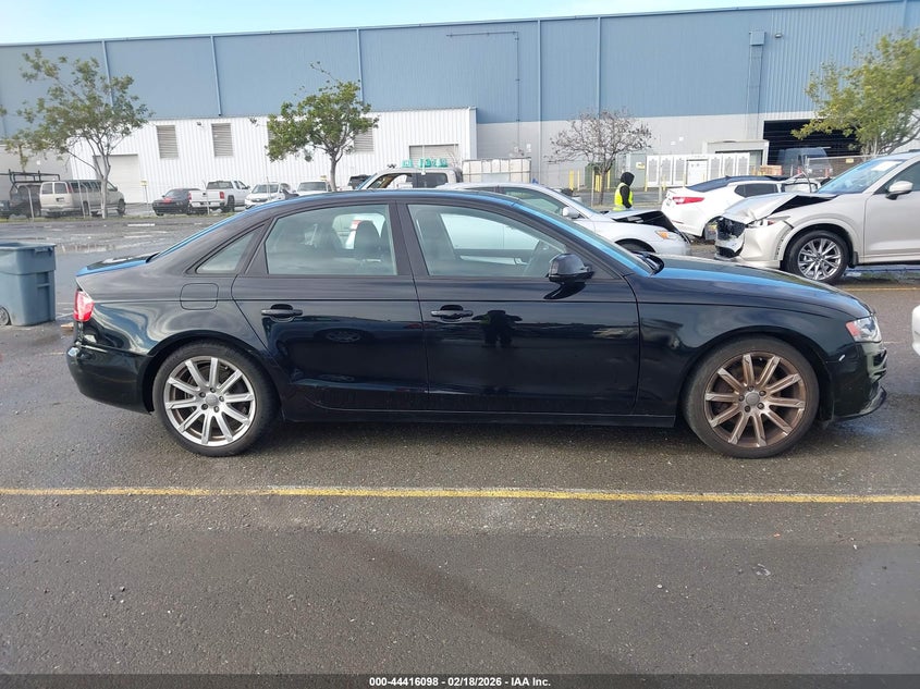 2011 Audi A4 2.0T Premium VIN: WAUDFAFL4BN055092 Lot: 44416098