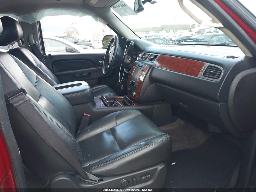 2014 Chevrolet Suburban 1500 Ltz