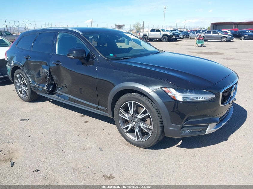 2017 Volvo V90 Cross Country T6