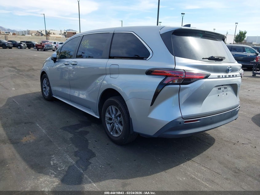 2021 Toyota Sienna Xle