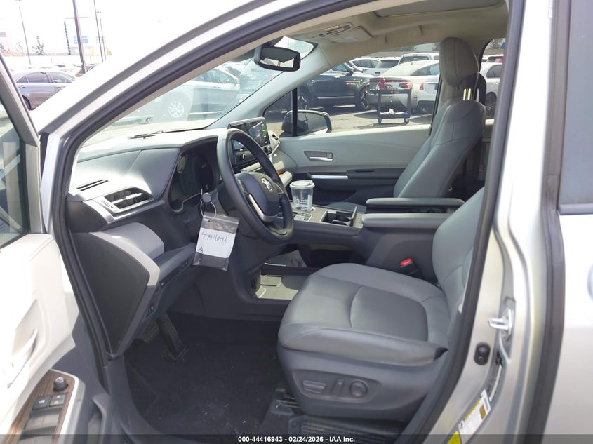 2021 Toyota Sienna Xle