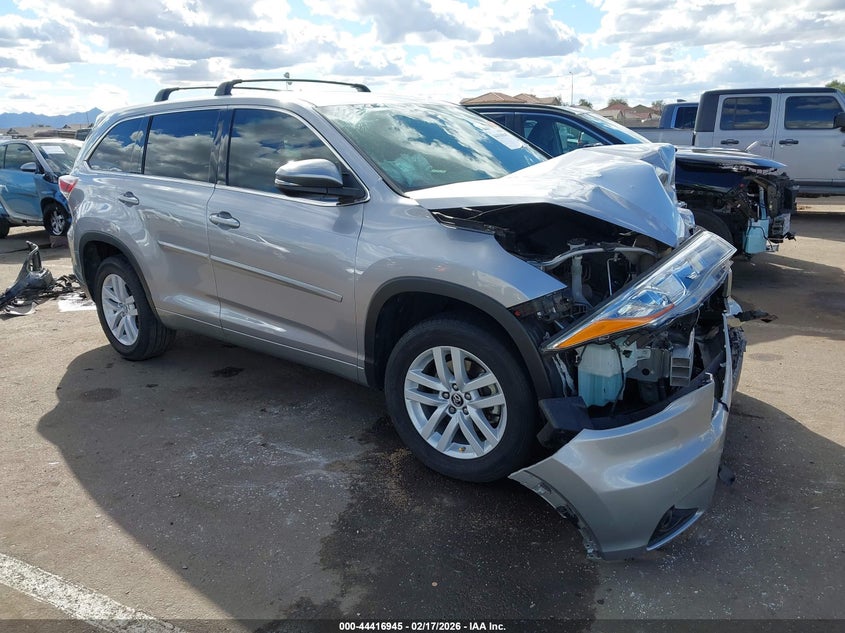 2016 Toyota Highlander Le V6