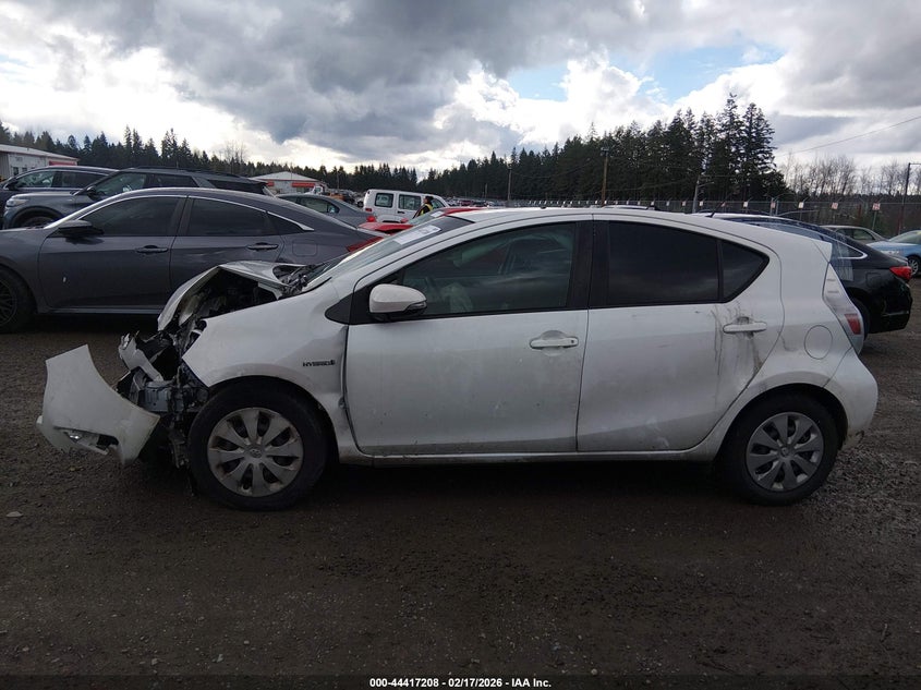 2014 Toyota Prius C Two #15