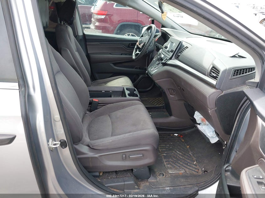 VIN 5FNRL6H26KB128335 2019 HONDA ODYSSEY LX