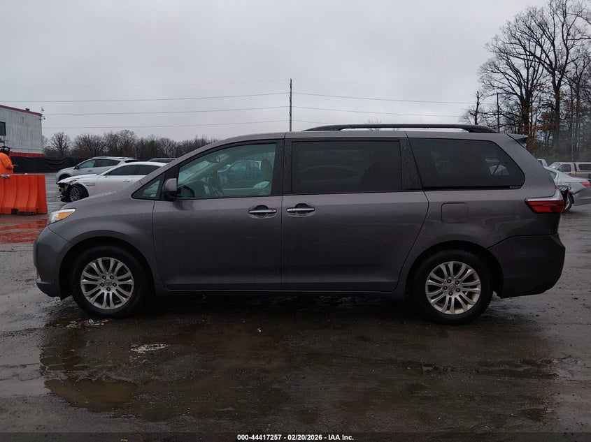2017 Toyota Sienna Xle Premium 8 Passenger VIN: 5TDYZ3DC6HS861626 Lot: 44417257