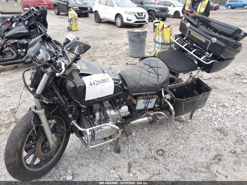 1983 HONDA GL1100 auction photo 2