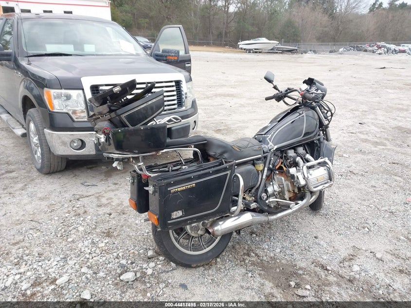 1983 HONDA GL1100 auction photo 4