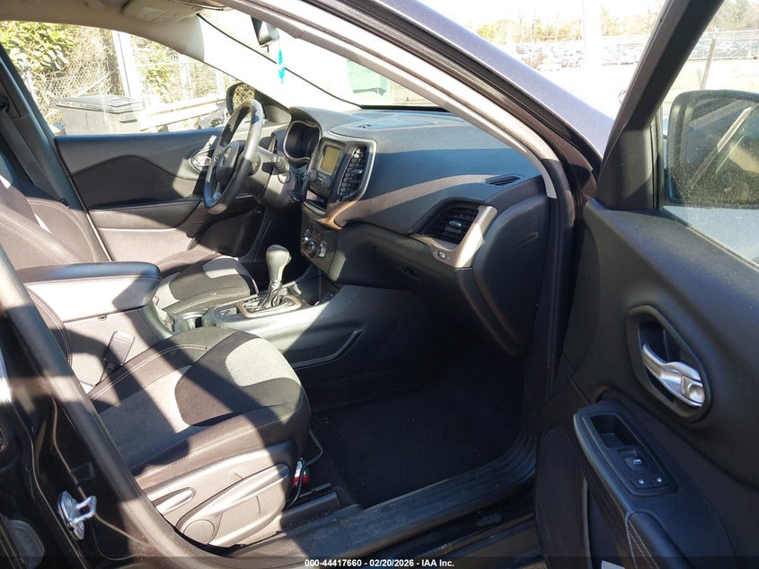 2016 Jeep Cherokee Sport