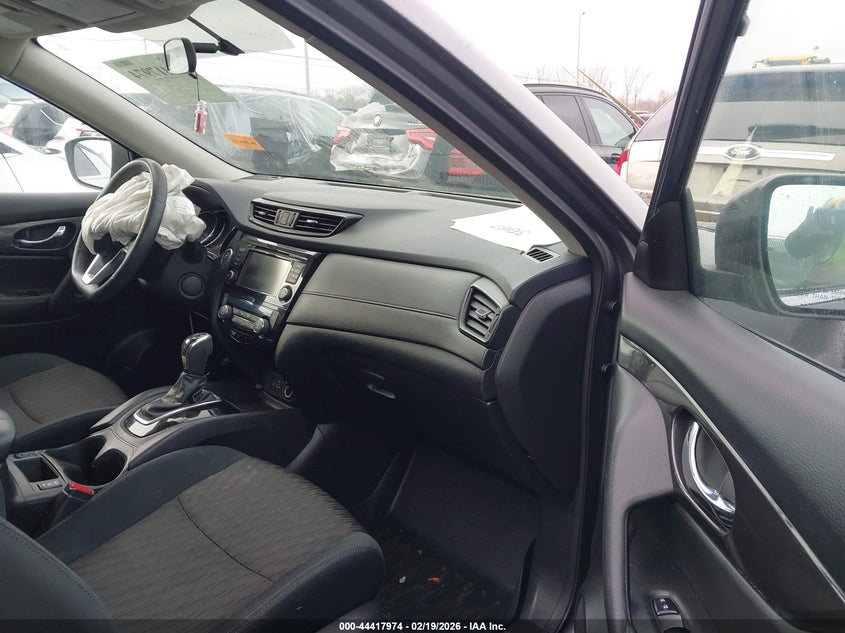 2018 Nissan Rogue Sv