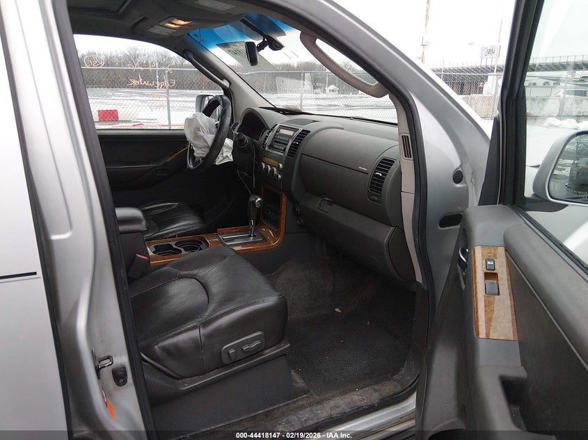 2005 Nissan Pathfinder Le