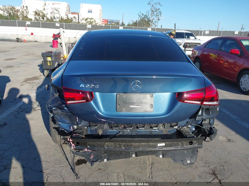 2021 Mercedes-Benz A 220 VIN: W1K3G4EB2MJ255040 Lot: 44418451