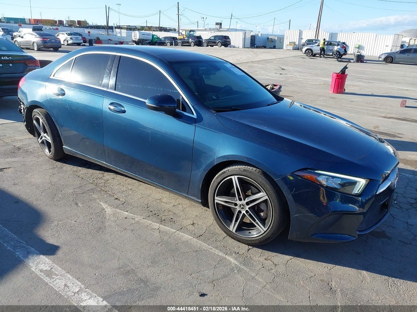 2021 Mercedes-Benz A 220
