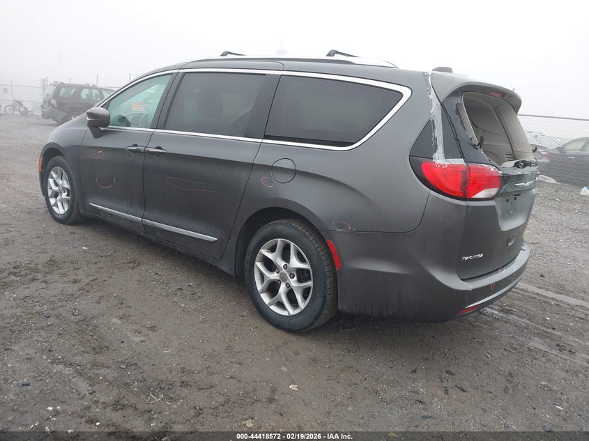 2017 Chrysler Pacifica Touring-L Plus