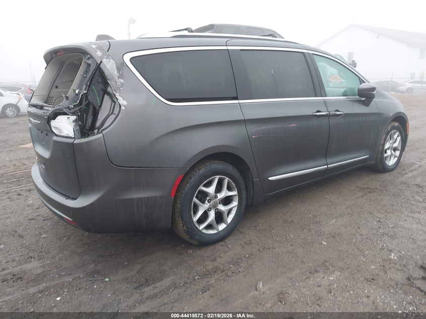 2017 Chrysler Pacifica Touring-L Plus