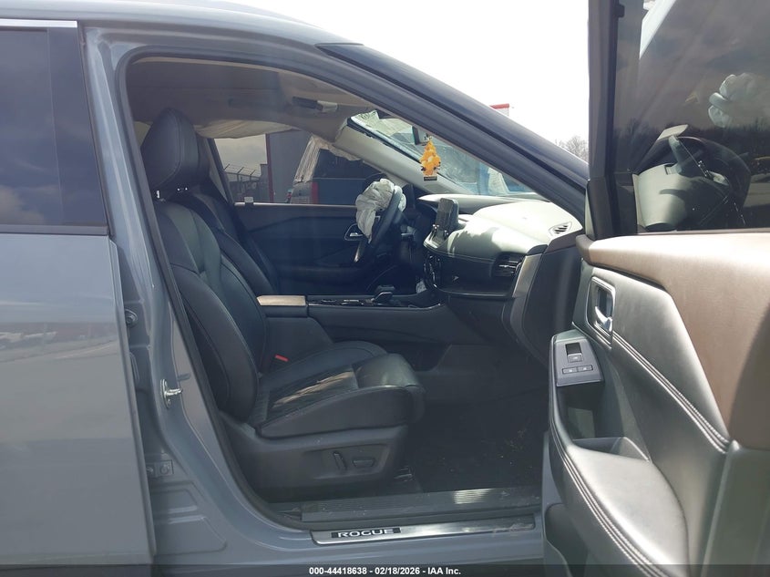 2023 Nissan Rogue Platinum Intelligent Awd