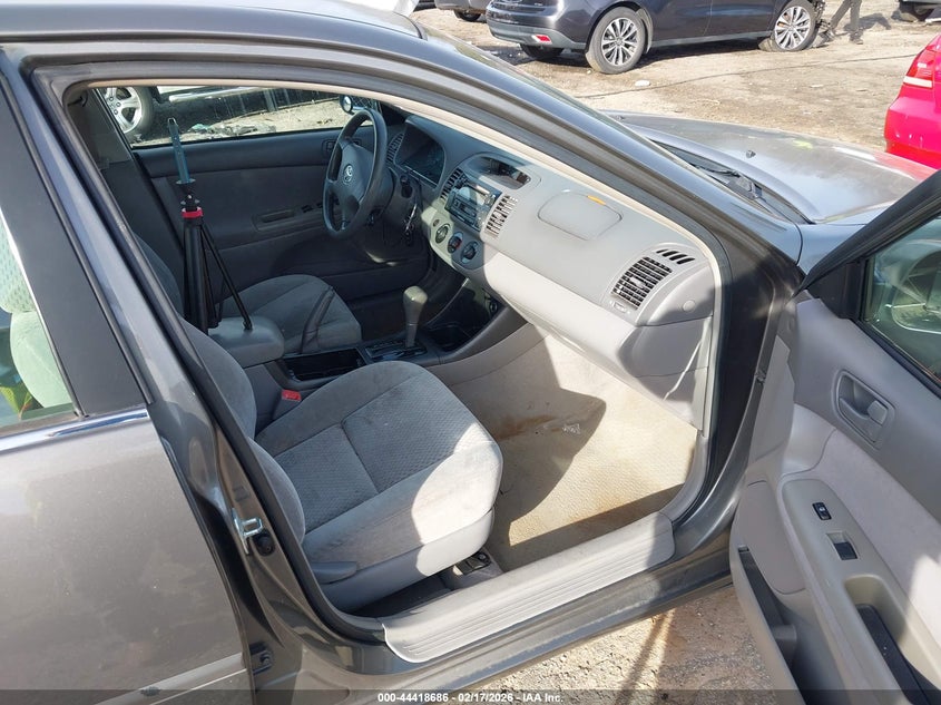 2004 Toyota Camry Le