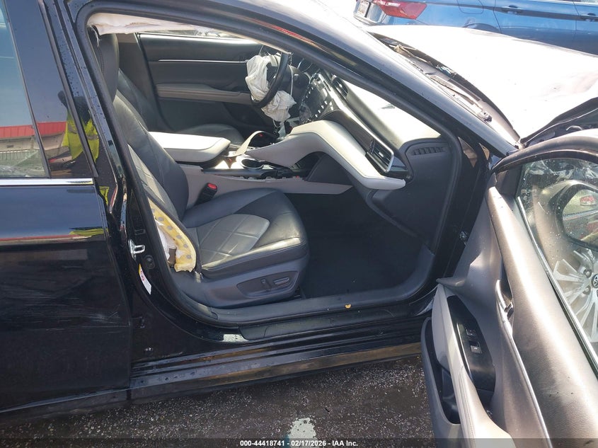 2019 Toyota Camry Hybrid Xle