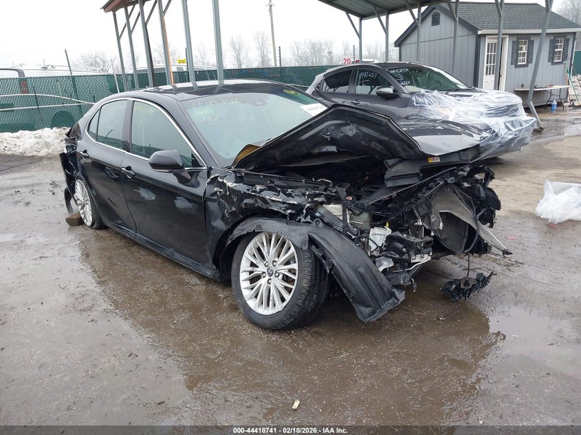 2019 Toyota Camry Hybrid Xle