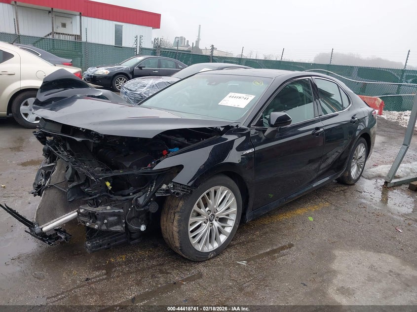 2019 Toyota Camry Hybrid Xle