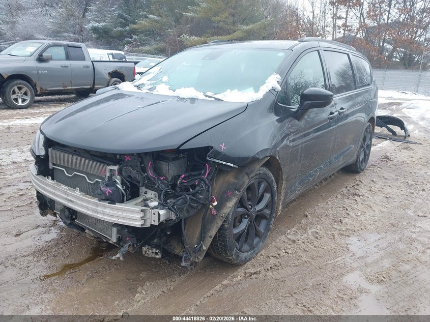 2020 Chrysler Pacifica Touring L Plus