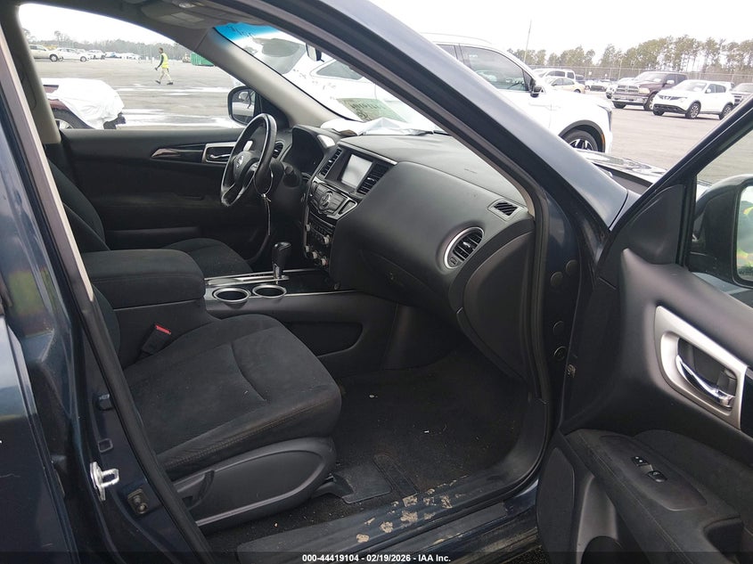 2013 Nissan Pathfinder Sv