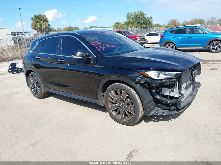 2022 INFINITI QX50 LUXE