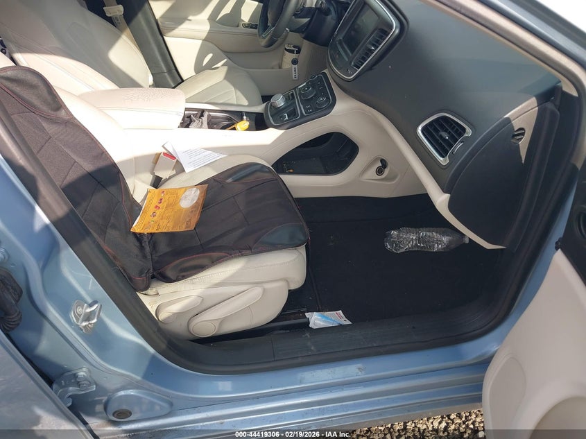 2015 Chrysler 200 Limited