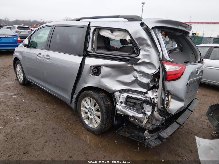 2015 Toyota Sienna Xle 7 Passenger