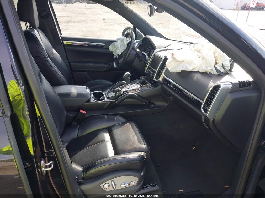 2014 Porsche Cayenne Platinum Edition