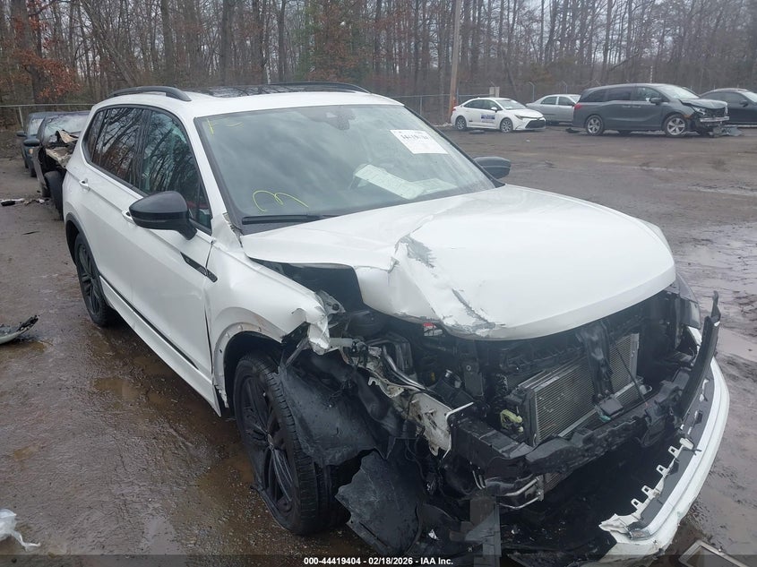 2022 Volkswagen Tiguan 2.0T Se R-Line Black