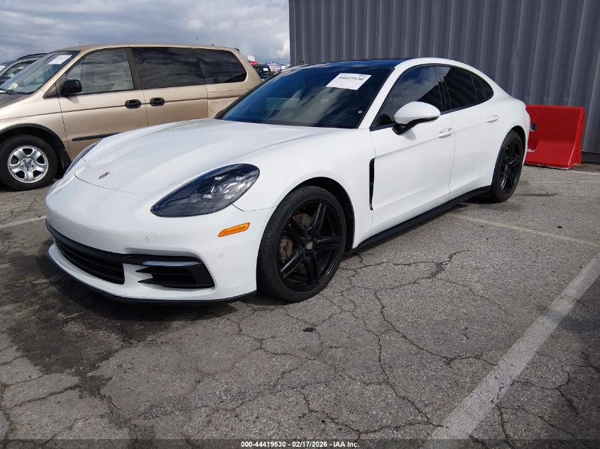 2018 Porsche Panamera 4