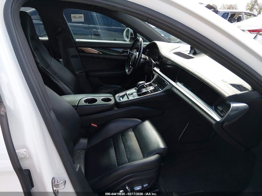 2018 Porsche Panamera 4